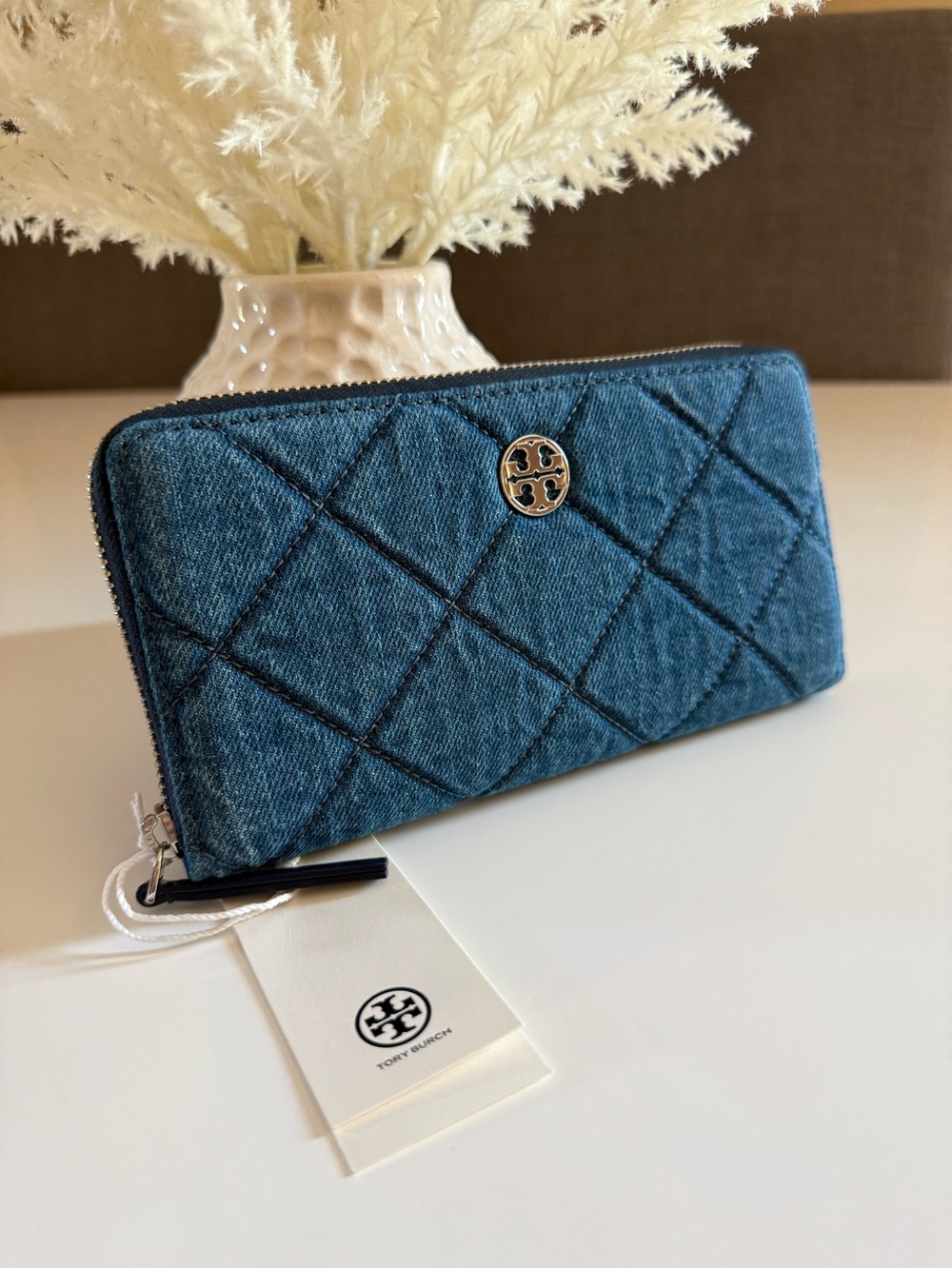NWT , authentic tory burch denim jeans blue wallet $260 - Picture 2 of 10
